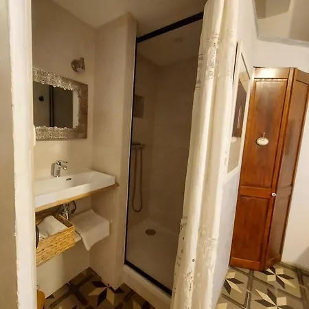 Le Patio Des Cigales Bed and breakfast