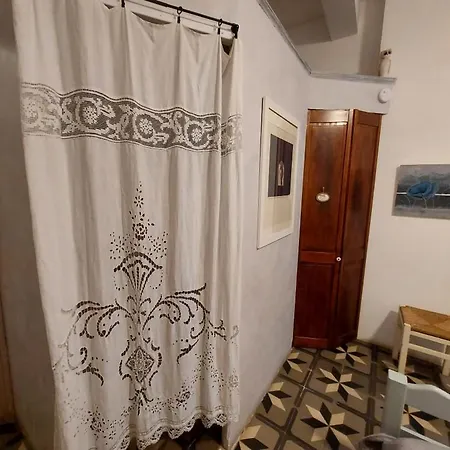 Le Patio Des Cigales לינה וארוחת בוקר *