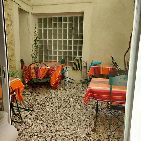 Le Patio Des Cigales Bed and breakfast *