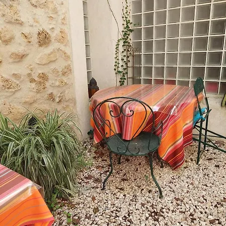 Le Patio Des Cigales לינה וארוחת בוקר Roquefort-des-Corbières