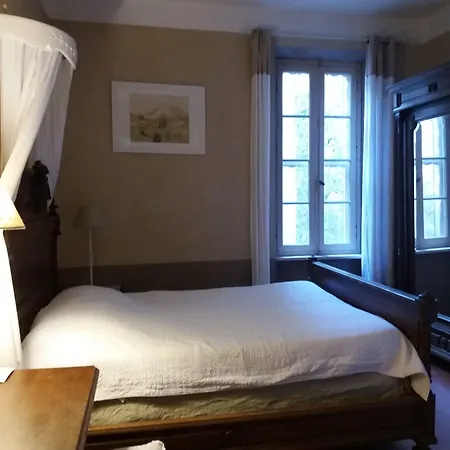 Oda ve Kahvaltı Le Patio Des Cigales 3*