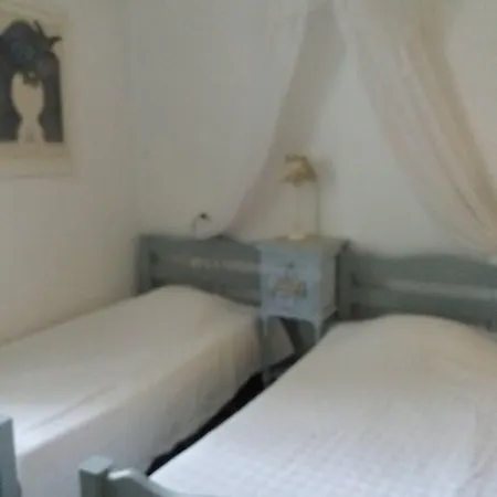 Le Patio Des Cigales Bed & Breakfast 3*