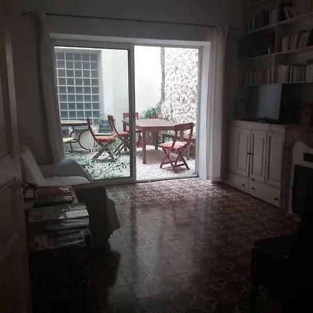 Le Patio Des Cigales Bed & Breakfast 3*