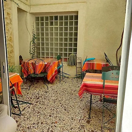 Le Patio Des Cigales
