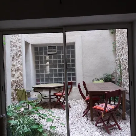 Couette-café Le Patio Des Cigales *