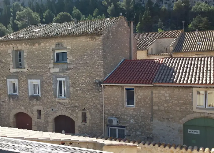 Le Patio Des Cigales