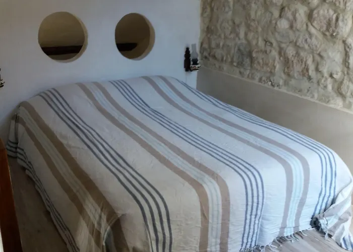 Le Patio Des Cigales Couette-café 3*