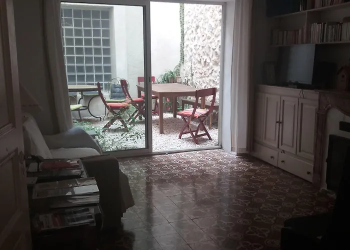 Le Patio Des Cigales Couette-café 3*